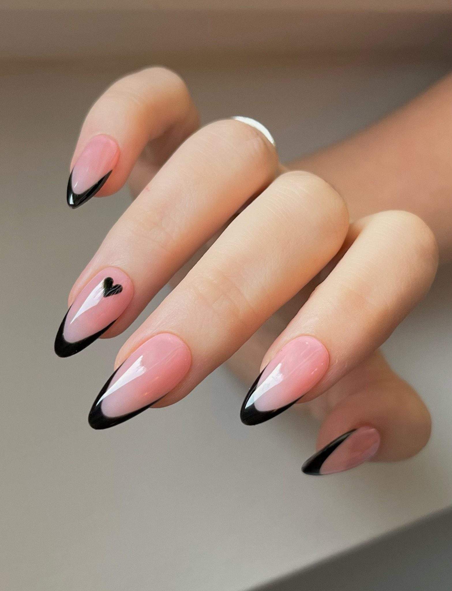 Brown french nails with dark blue french tip nails, short nail designs, cat eye tip, tip chrome.