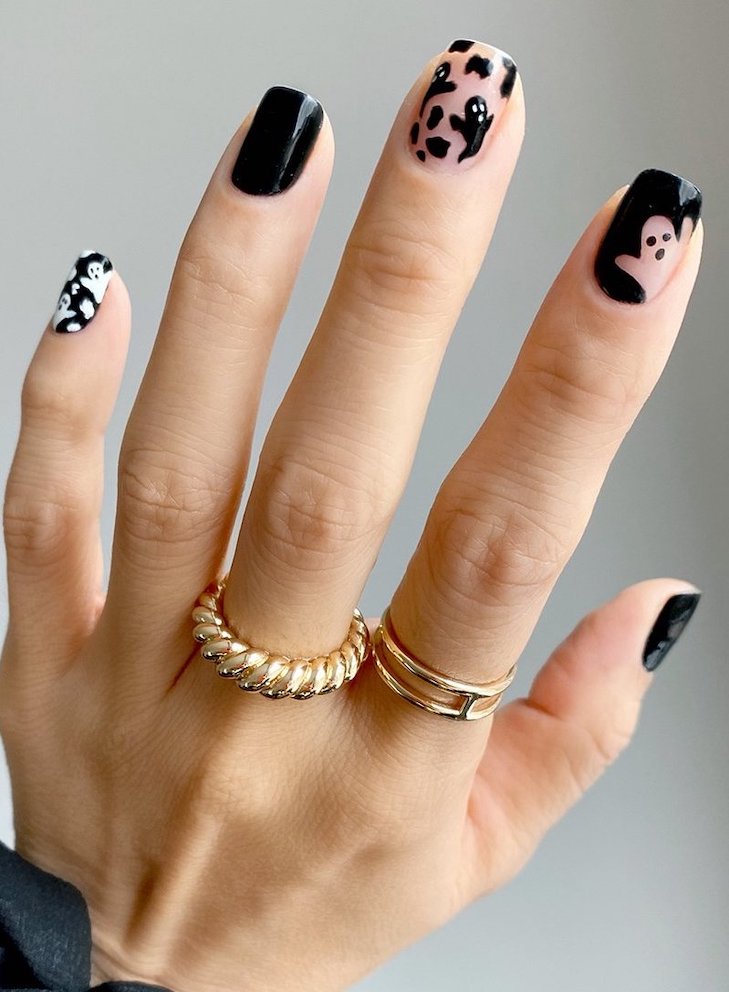 Hello kitty halloween nails, chrome halloween nails, pink spooky nails, black, chrome finish.