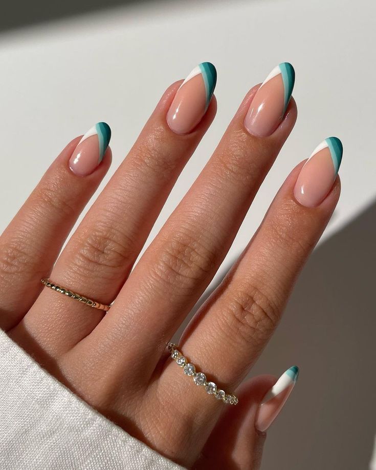 short september nails, minimalist short nude