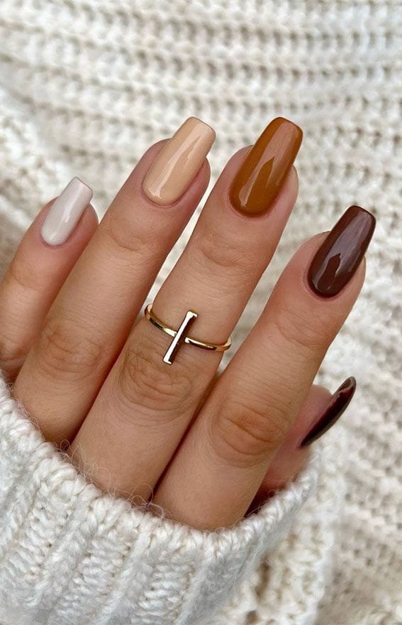 september nails color fall, warm earthy tones