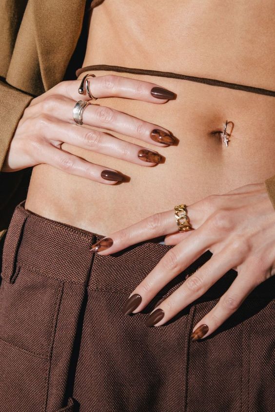 August september nails, end of august nails, fall nail inspo acrylic