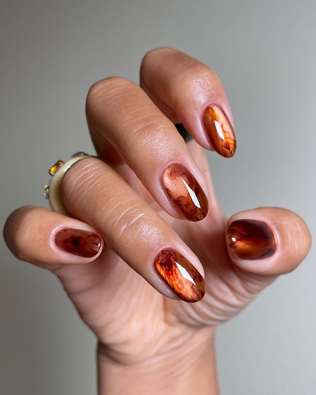 thanksgiving dip nails, november nails fall acrylic, almond, marbled effect.