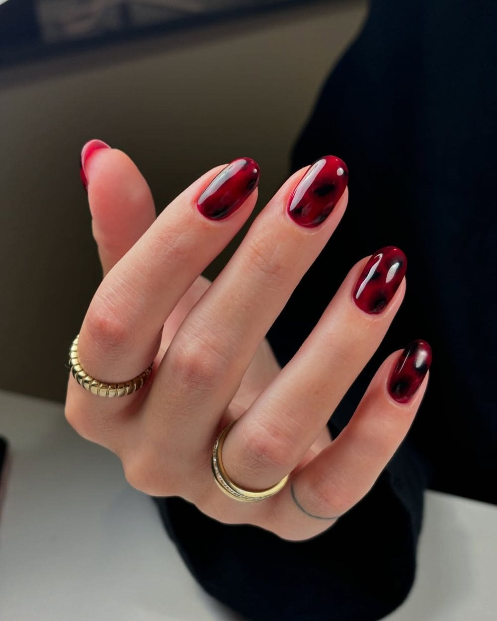 nails 2026 trends, november nails brown, dip, moody red marble.