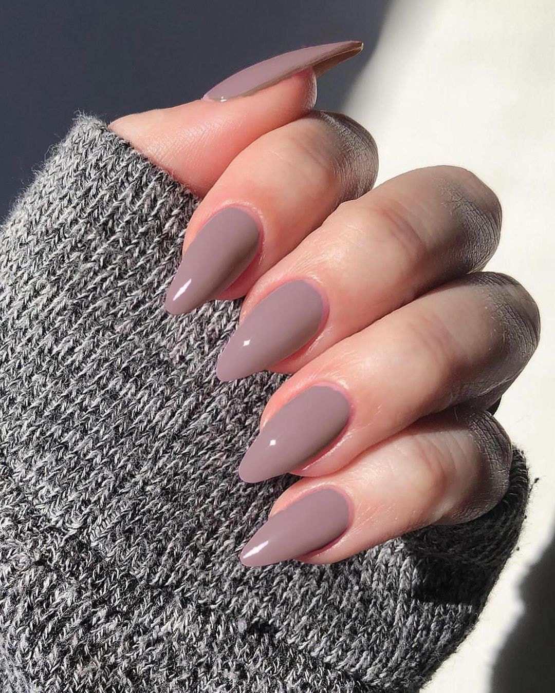 Fall nails ideas autumn with autumn chrome nails, minimalist nails, cute halloween nails, short square, holiday