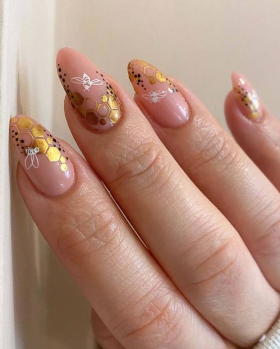 November birthday nails, nails for my birthday, gold baddie nails, black, medium