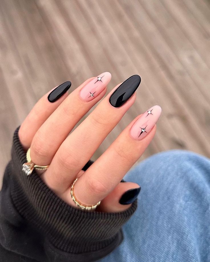 Chic black nails aesthetic, black nails ideas, simple halloween nail designs, ombre, fall.