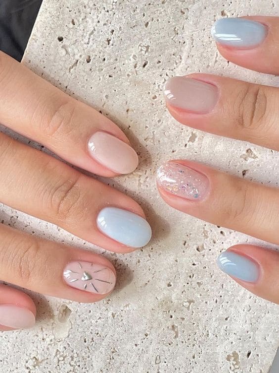 Bright blue nails with blue nails ideas, navy and yellow nails, light with pale tone