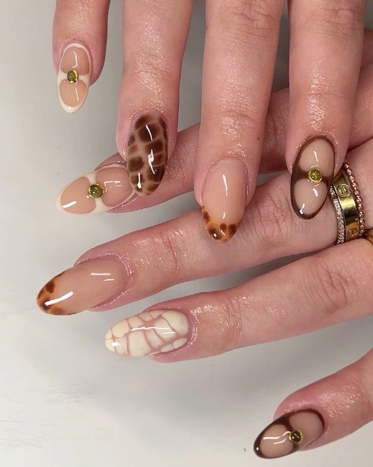 halloween nails with almond shape