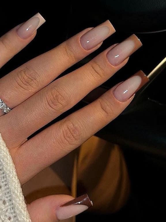 Brown french tip nails, brown nude nails design, brown jelly nails, short nails ideas, brown and white ombre nails, gold green accents