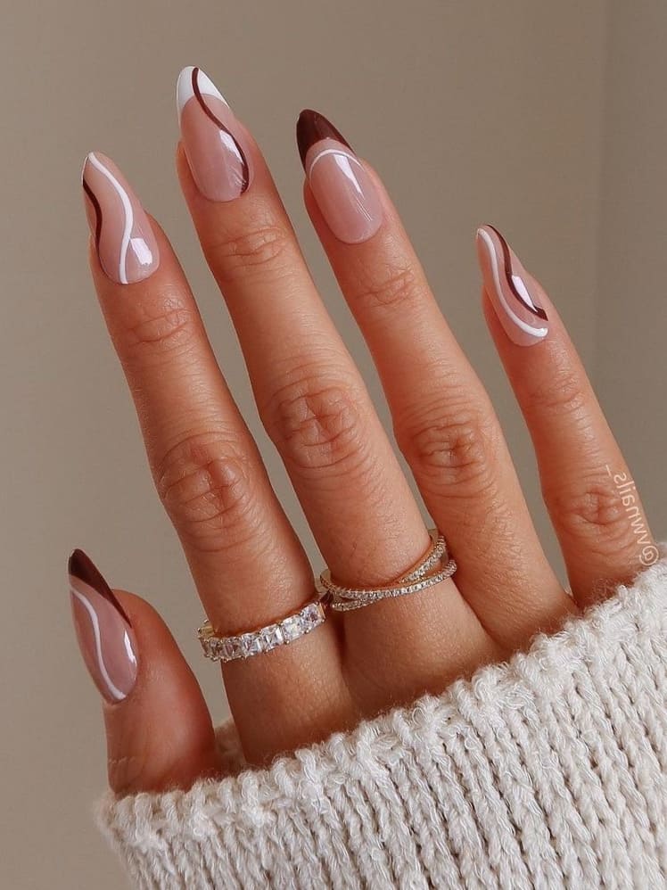 Brown glazed nails, espresso brown nails, short square nails, brownish red nails, square hailey bieber style