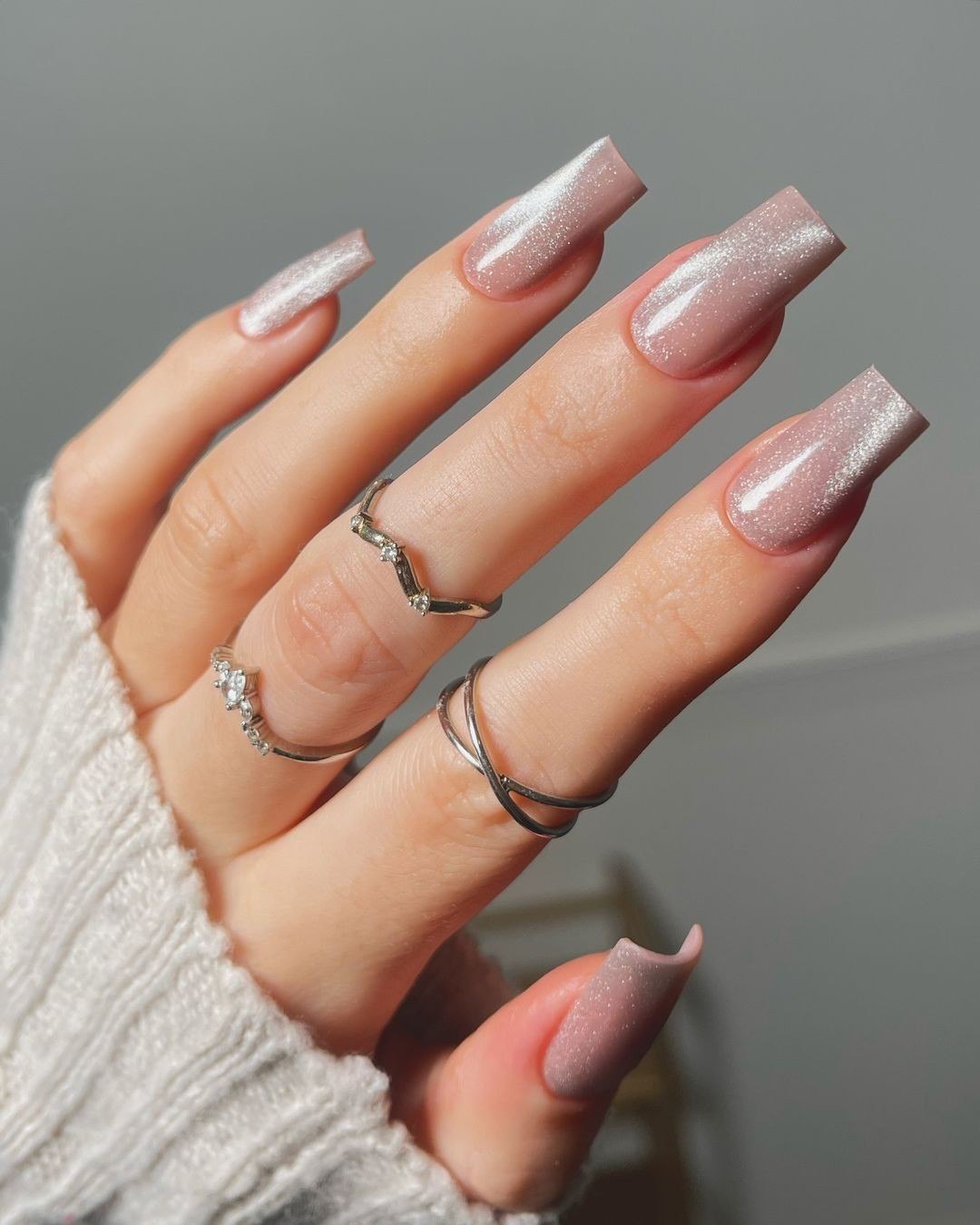 Emerald green cat eye nails, cat eye wedding nails, dark femme nails, valentines day, wedding