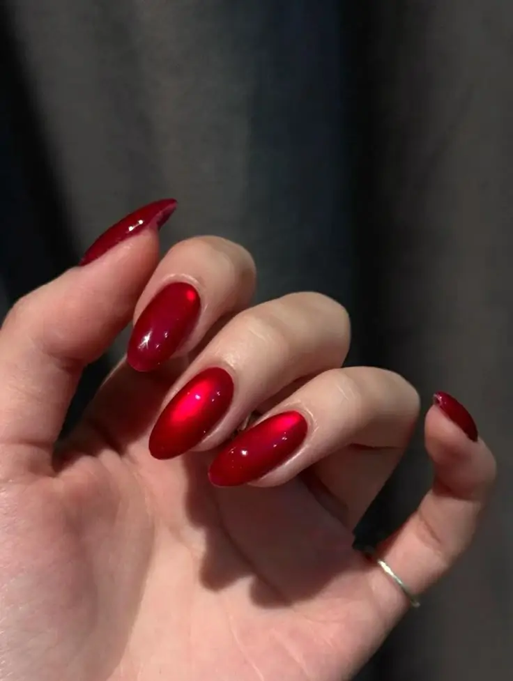 Maroon cat eye nails, cateyes nails design, cat eye red nails design, beige, with