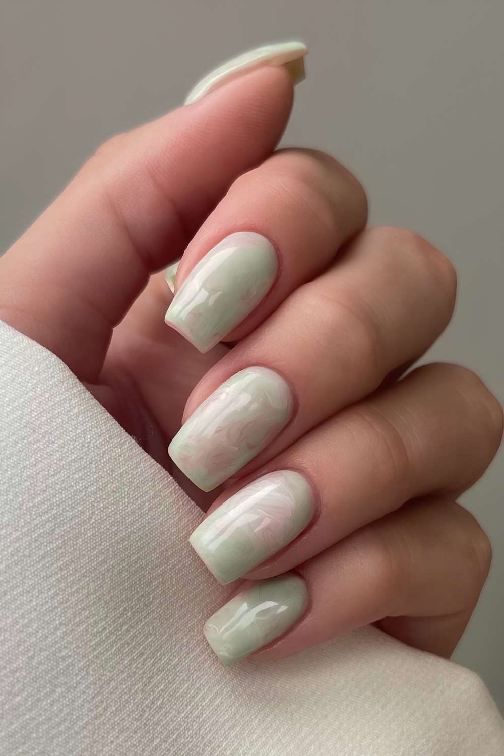 red chrome nails, dark red chrome nails, chrome gel nails, pearly chrome nails, milky, soft pink