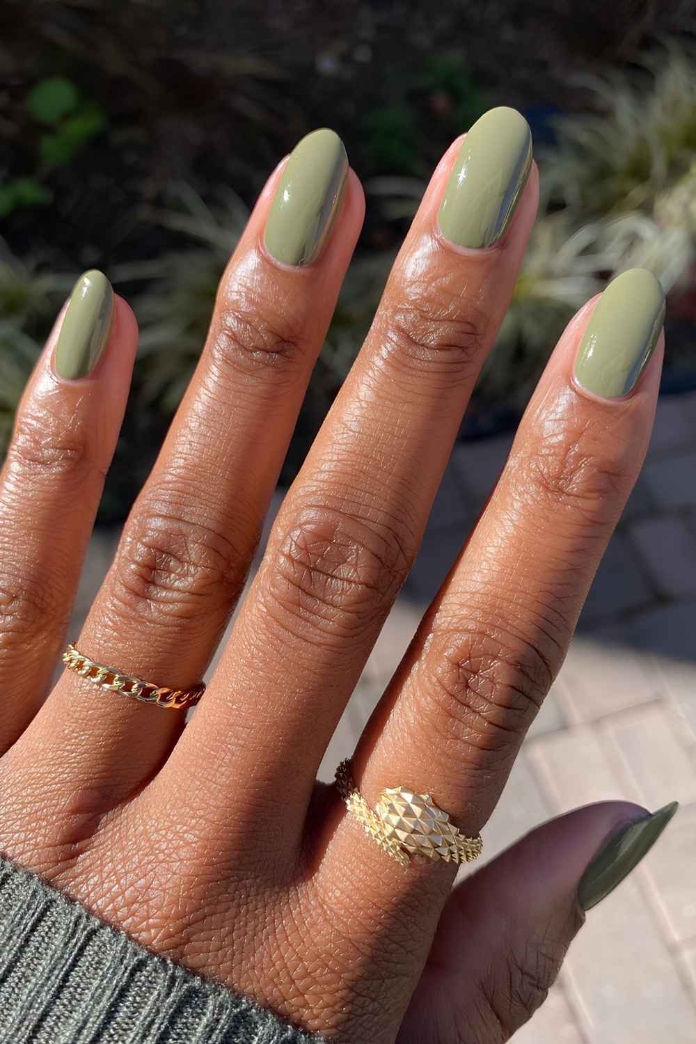 yellow chrome nails, french nails with chrome, dark red nails, white, 3d