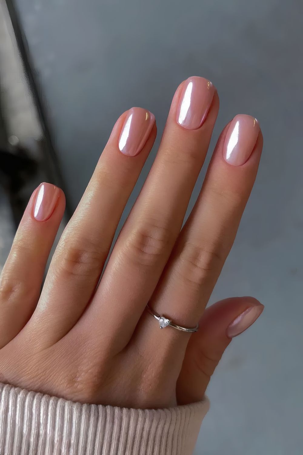 short chrome nails, chrome christmas nails, black nails trendy, hearts, white with