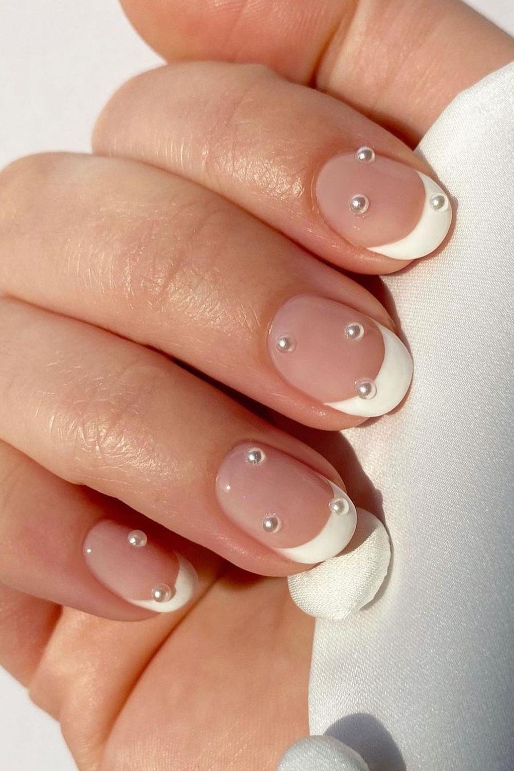 Classy summer nails, classy natural nails, pinky nude nails, pink nails, spring almond, new years eve.