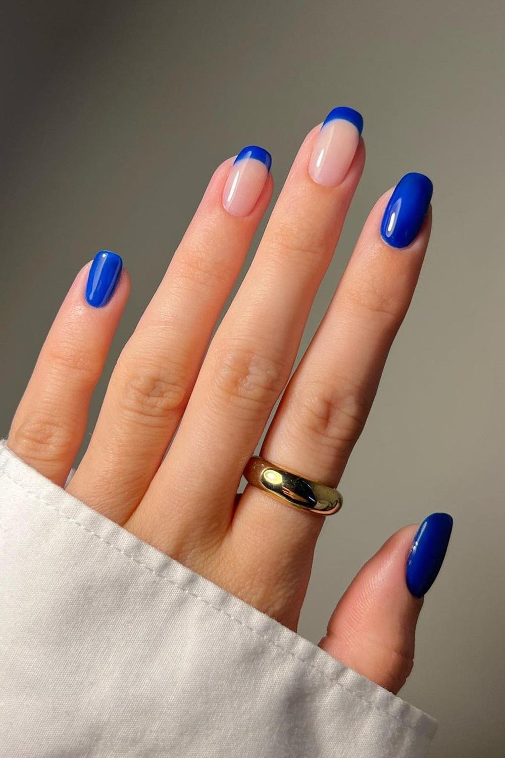 Elegant almond nails classy, classy graduation nails, simple nude nails, spring gel nails, gold, almond shaped.
