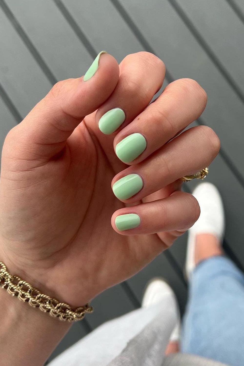 Sophisticated nails classy, elegant almond nails, neutral nails, black, french.