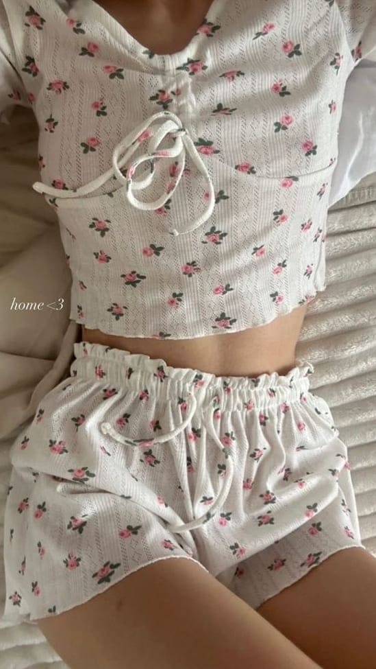outfit inspo coquette with school-friendly shorts in red aesthetic