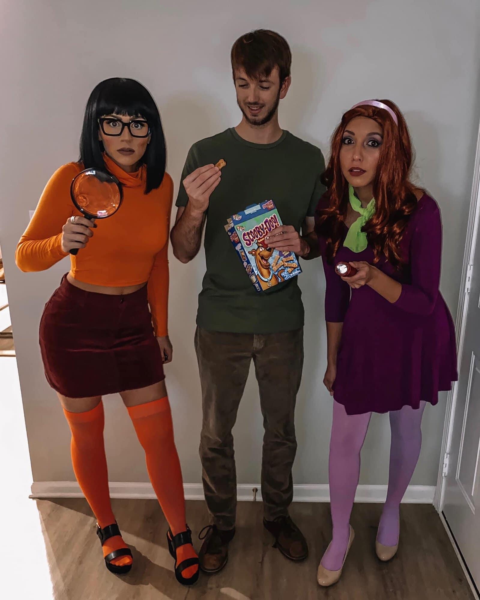 Last minute couples costumes easy inspired by 90s costume ideas for couples.