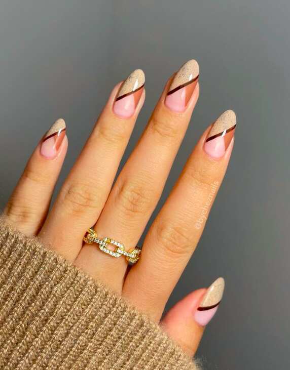 Cute simple fall nails with autumn square nails and fall short square nails.