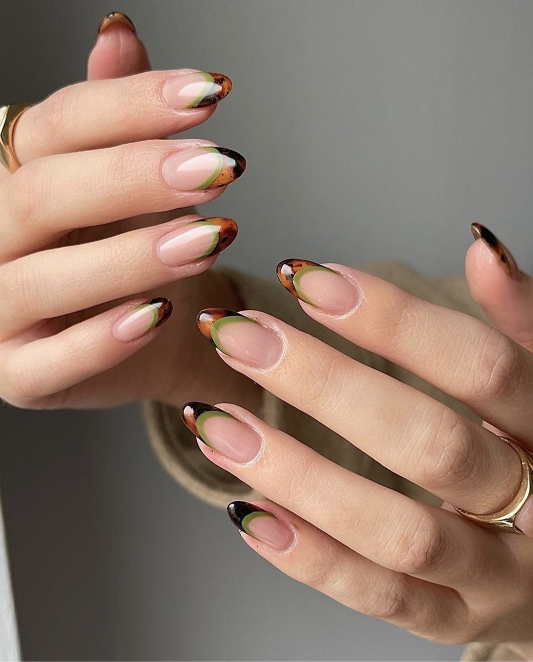 Cute fall nails acrylic with cute fall nail inspo and simple design.