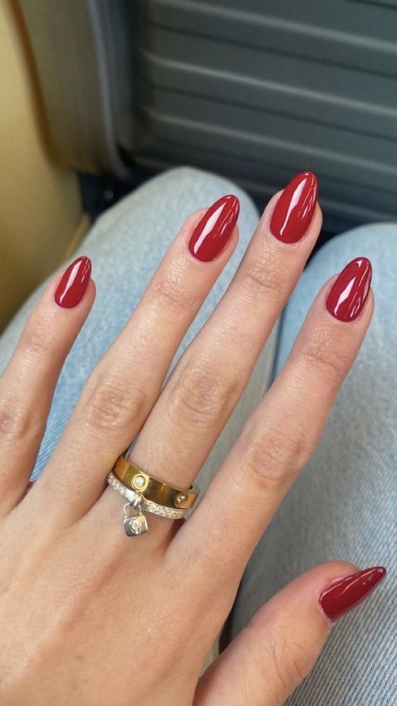 Fall short nails ideas autumn with cute Christmas nails in red.