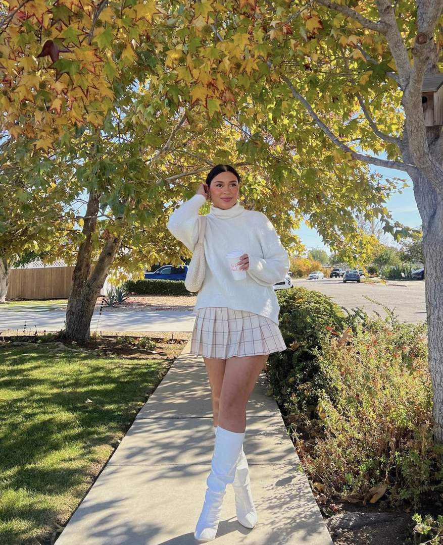 cute fall outfits aesthetic, comfy fall outfits for school, aesthetic bitmoji outfits snapchat, everyday