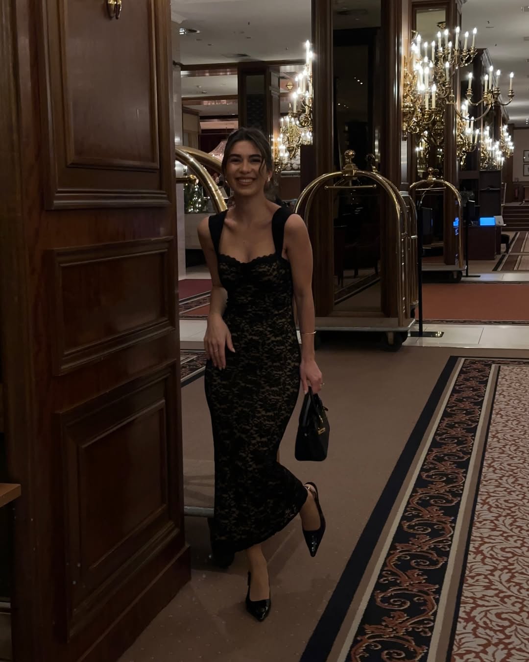 date night outfit black woman, romantic dinner date outfits