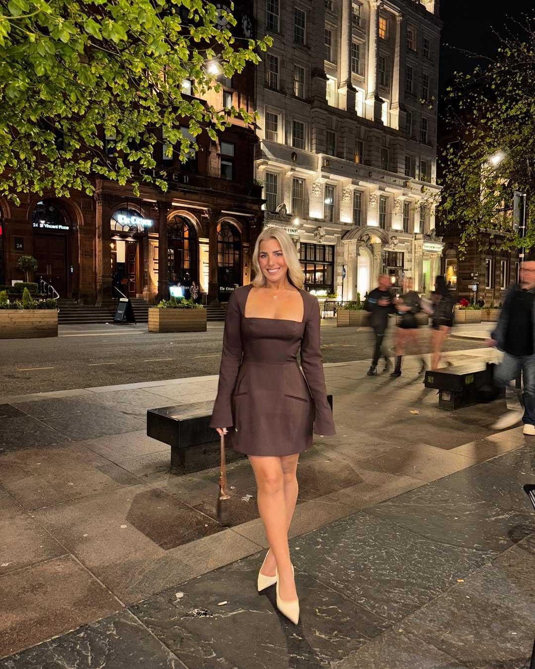 plus size winter date night outfit, cute nyc jeans look