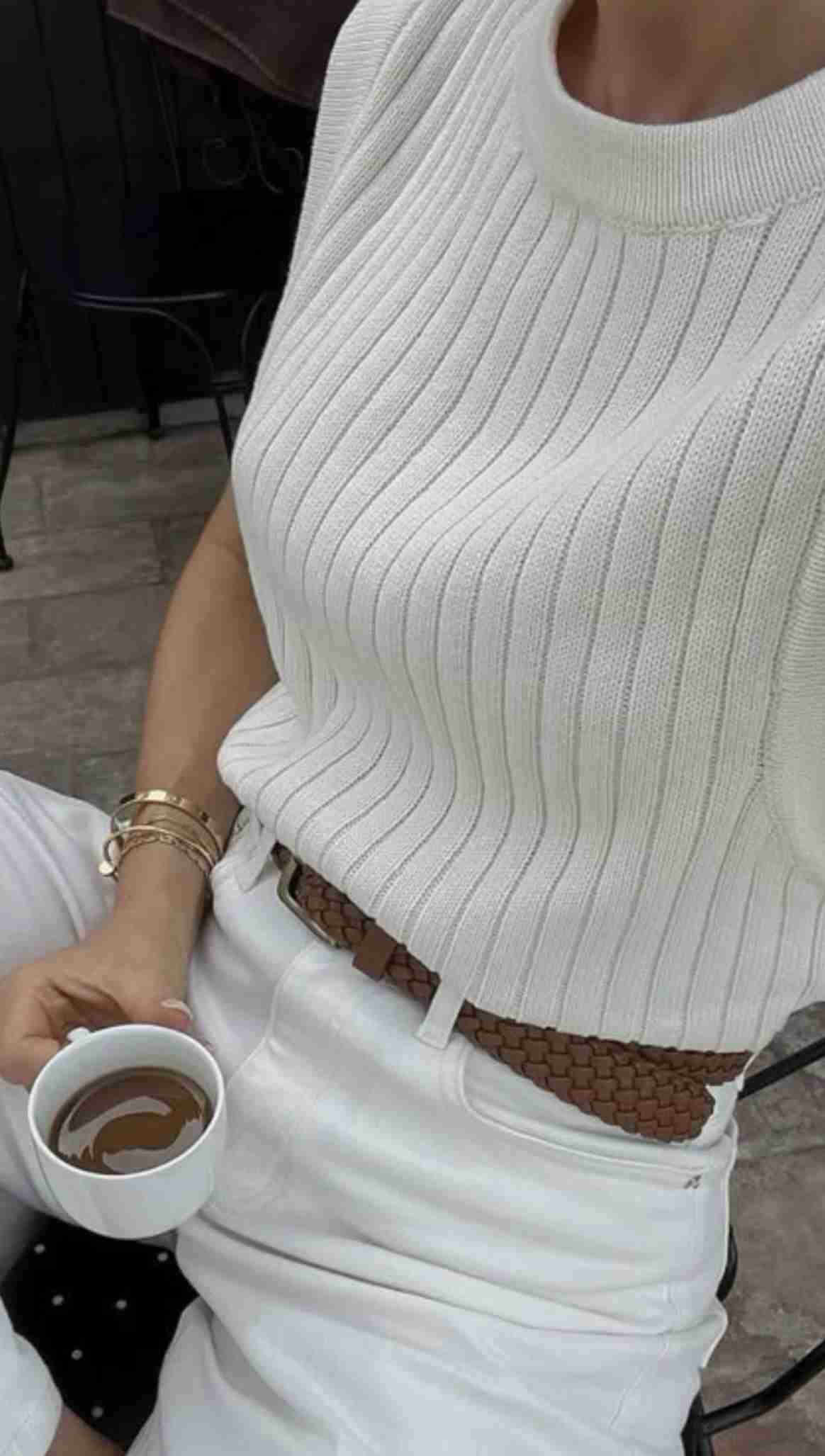 late summer early fall outfits, european travel outfit