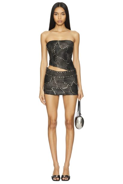 easy last minute halloween costumes inspiration look 1