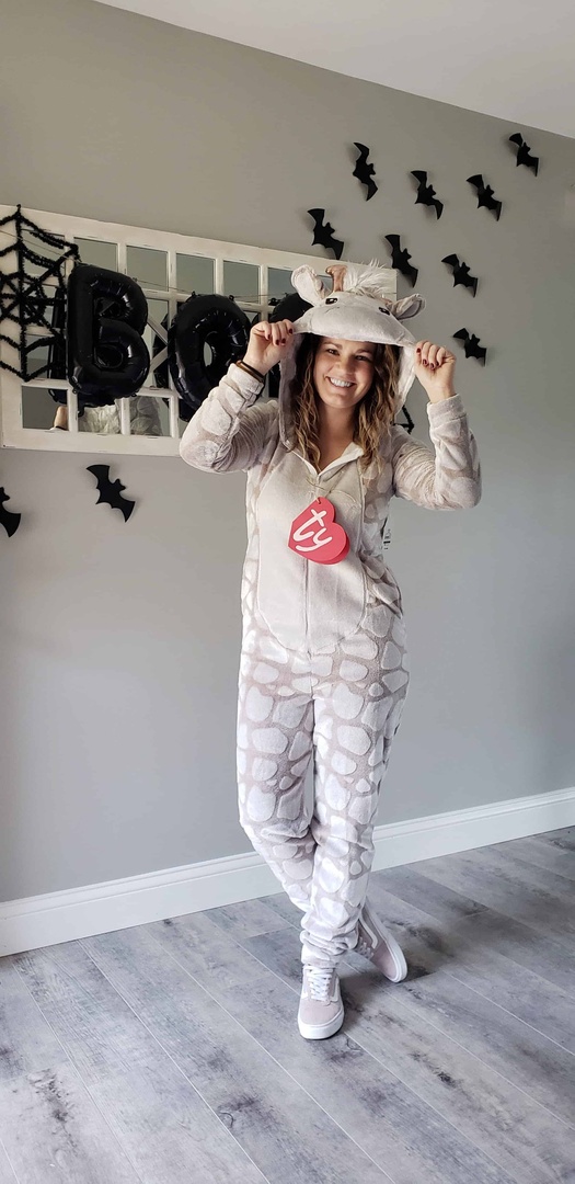 easy last minute halloween costumes men, couples, cozy and humorous