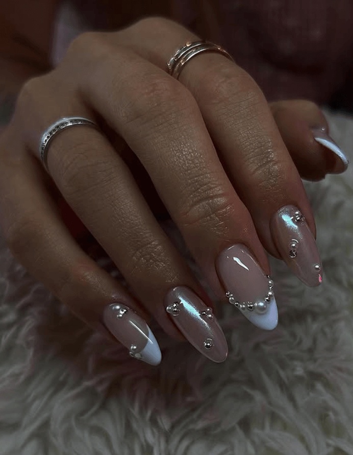Elegant short nails, simple but elegant nails, trending almond nails, casual summer nails, classic short, 2026 almond style.