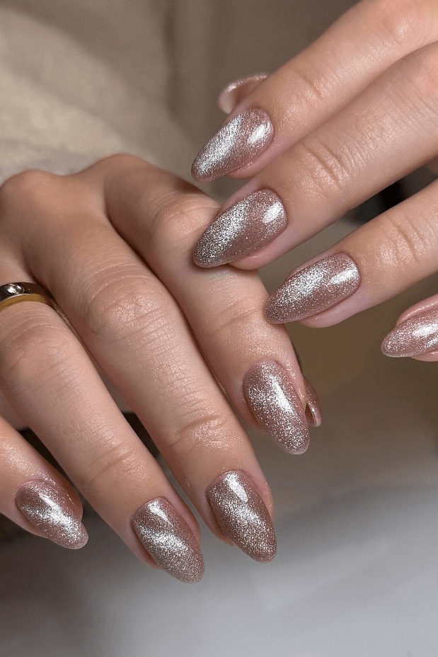 Classic nails elegant short, elegant holiday nails, nude nails inspiration, dark nail inspo, but refined.