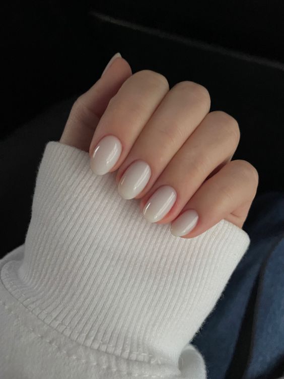 Elegant christmas nails classy, formal nails, quiet luxury nails, wedding for bride, classy simple design.