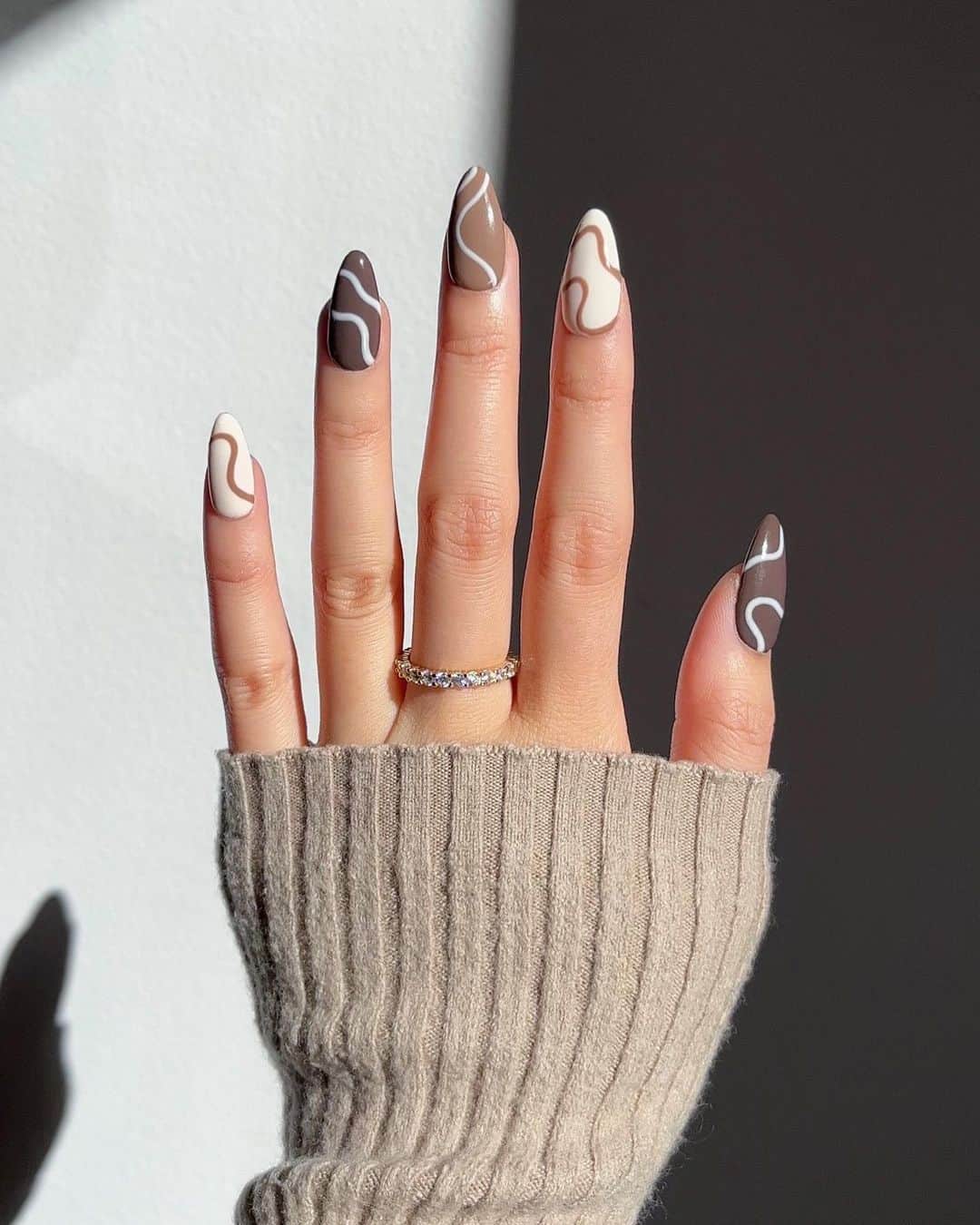 short almond acrylic nails fall, short square nail designs, short square autumn nails, autumn coffin