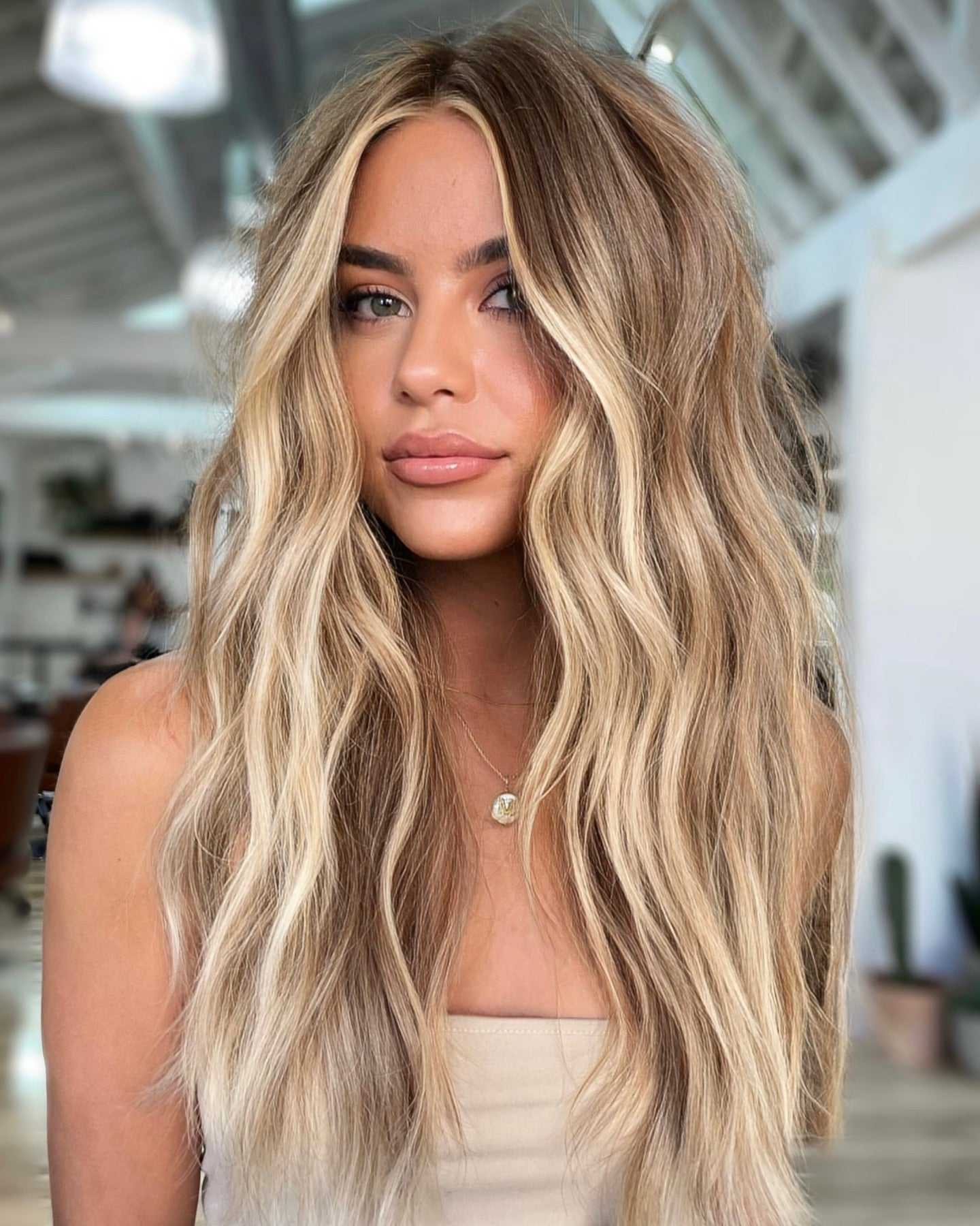 caramel highlights on dirty blonde hair, blonde hair with brown lowlights