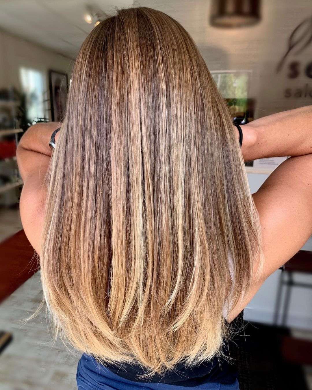 dark hair color ideas for winter, honey brown highlights on dark hair black women