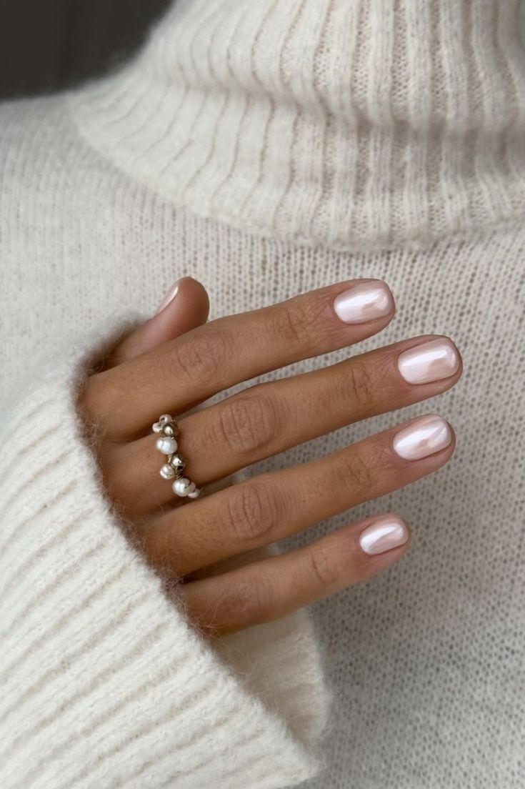 Fall nail art ideas with short nail designs and brown fall nail inspo.