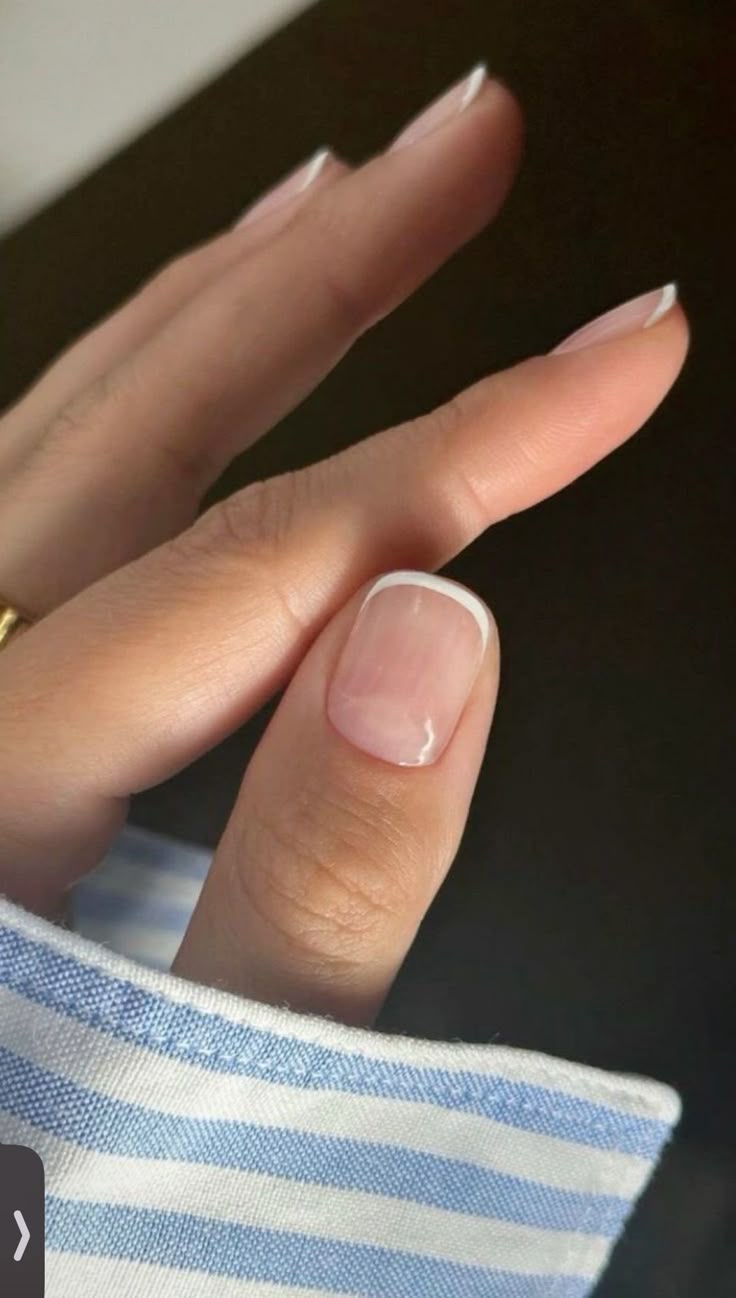 Fall nail inspo acrylic with cute fall almond nails in white.