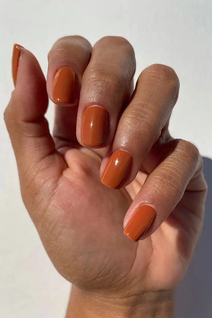fall baddie nails with nails 2026 trends in october nail designs edgy tortoise shell