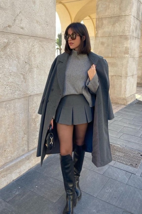 fall birthday outfit ideas, simple outfits fall, cute winter outfits, engagement photo