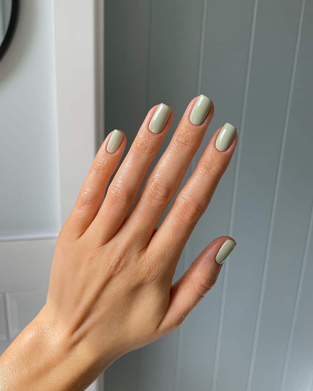 Fall nails almond shape short with polka dot nails classy nails short fall almond shape