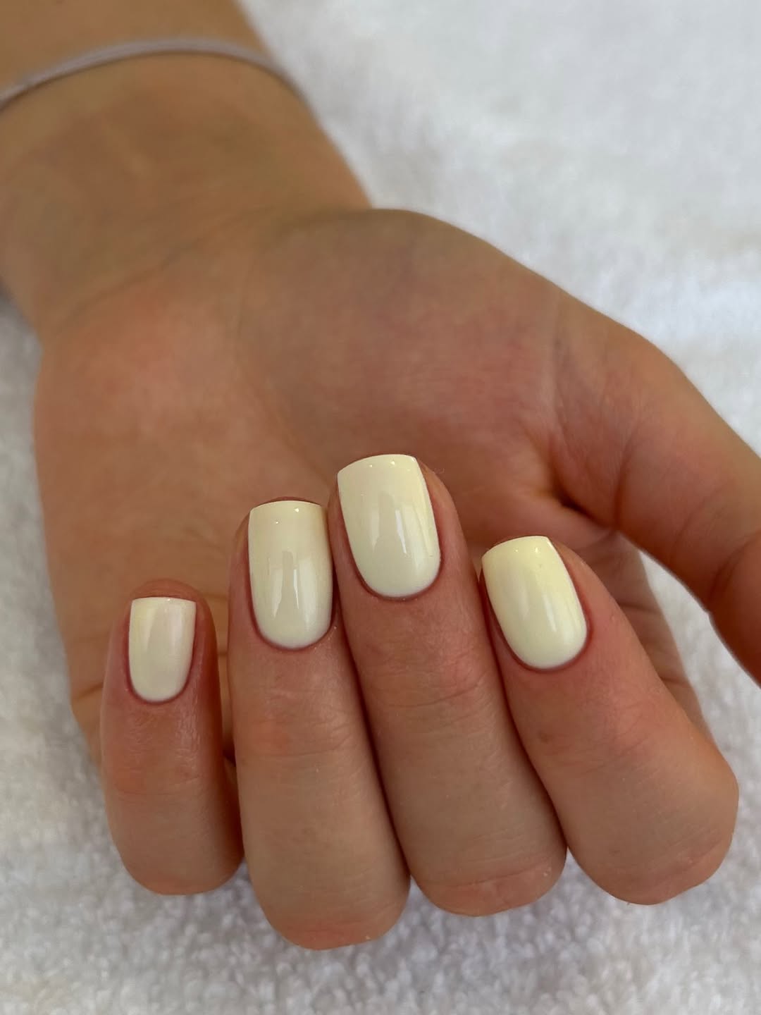 January gel nails, minimalist nails, builder gel inspo, natural, blooming flower