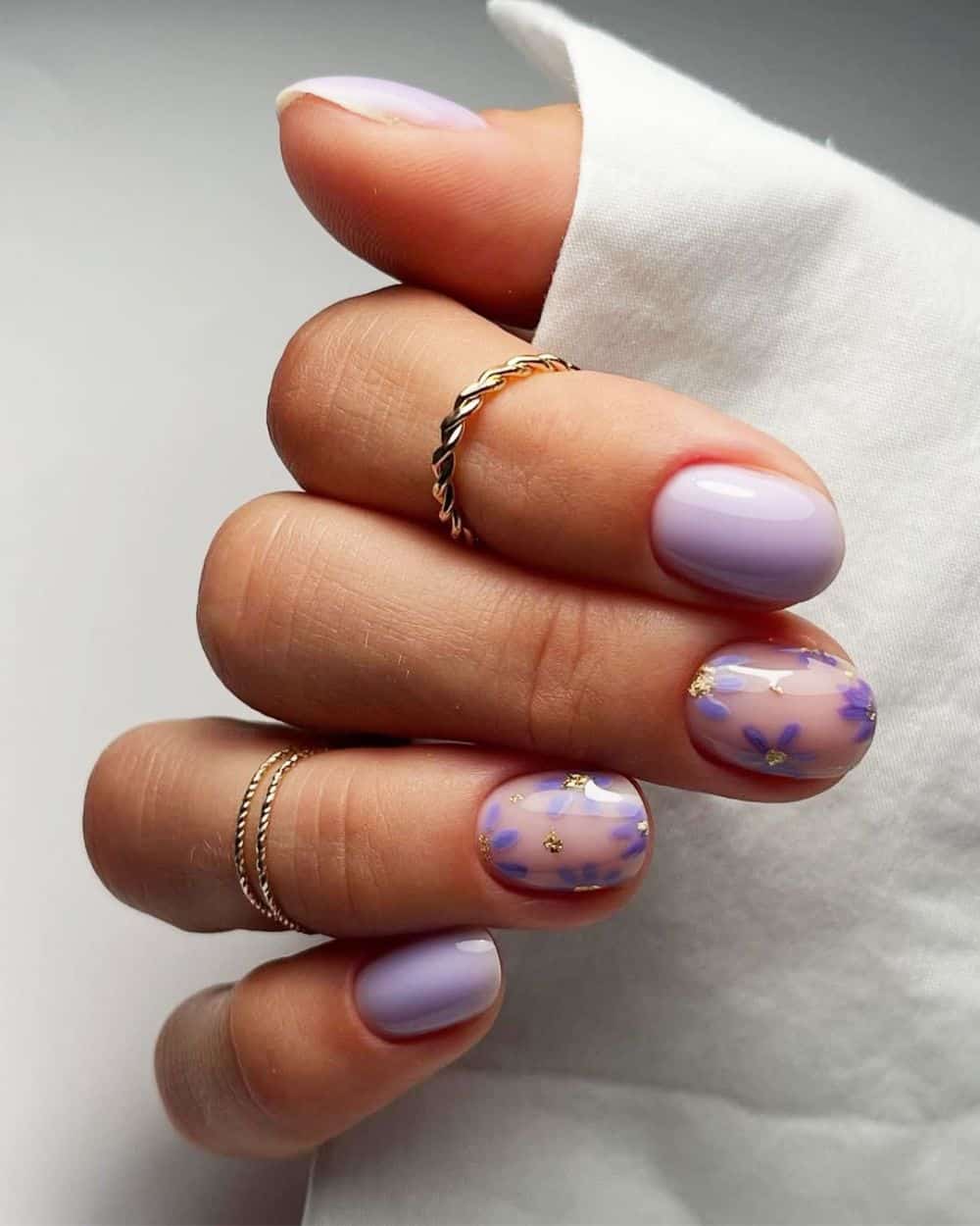 Builder gel on natural nails, summer nails 2026, builders gel nails, mani short, red blooming