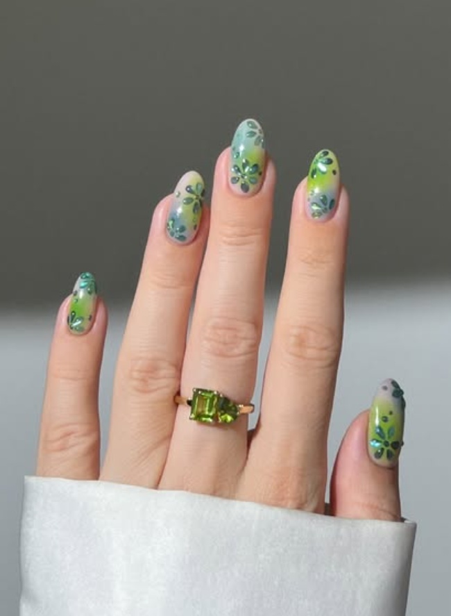 green and gold nails, green marble nails, green flower nails, winter nails, green pastel nails, cat eye french tip nails, summer, earthy, dark cat eye