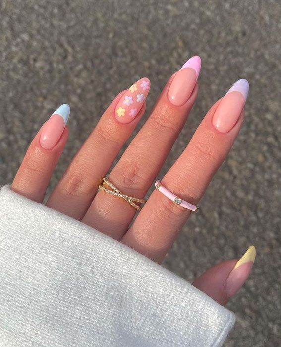 Neutral nail designs with short junk nail designs, red and gold nails, easy, almond