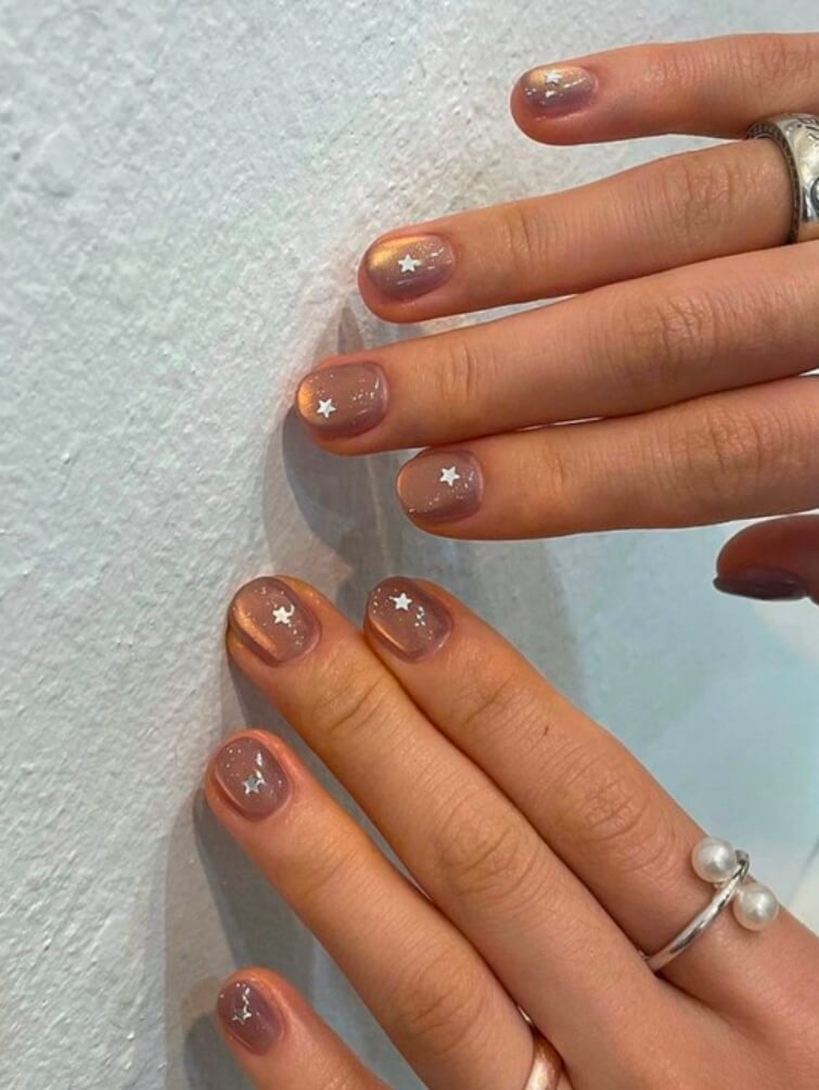 March nail inspo with holiday nail inspo, french tip nails, red french tip nails, western, summer almond style.