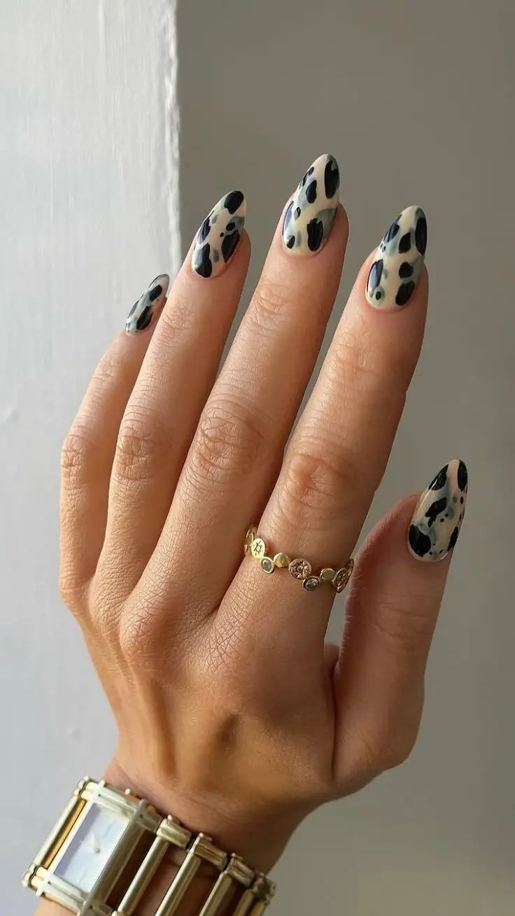 Pink nail inspo almond with nail inspo trendy, cute nails inspo, christmas holiday vibe.